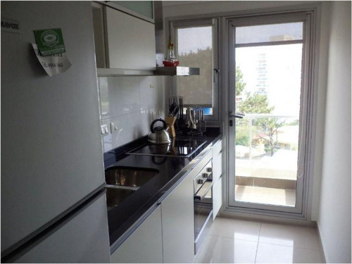 Apartamento En Alquiler Por Temporada De 2 Dormitorios En Playa Brava