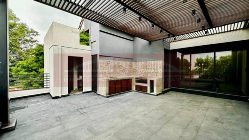 Casa En Venta En Av. Explanada, Lomas De Chapultepec, Miguel Hidalgo, Cdmx.
