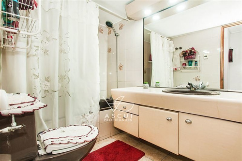 Departamento En Venta De 4 Dorm. En Providencia