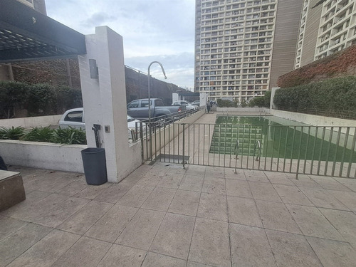 Departamento En Venta De 2 Dorm. En Estación Central