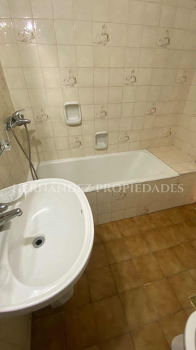 Venta Con Renta 2 Dormitorios Más Servicio. Garage Opcional.