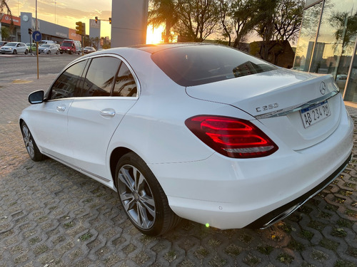 Imagen 11 de 14 de Mercedez Benz C250