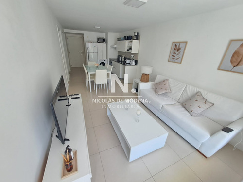 Impecable Departamento, Comodo E Iluminado En Edificio Unique