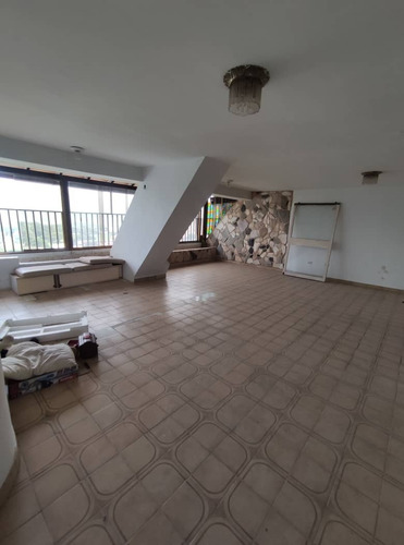 Imagen 12 de 23 de Apartamento En Venta En La Av Bolivar, Urb Los Jardines 04121994409