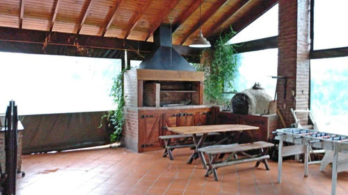 Casa En Venta - 3 Dormitorios 2 Baños 2 Cocheras - 4392 Mts2 - Abasto