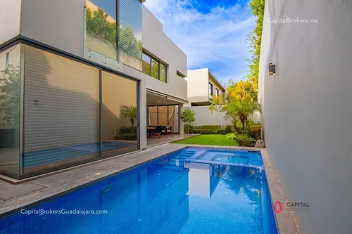 Casa De Lujo Con Alberca En Venta Zona Andares