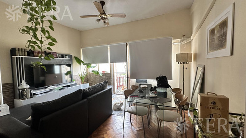 Venta De Departamento De 2 Ambientes Con Balcón En Balvanera