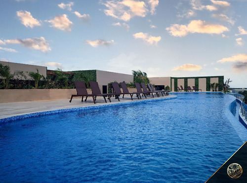 Venta De Studio Con Terraza Ubicado En Menesse Tulum, Centro