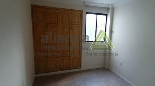 Apartamento En Arriendo