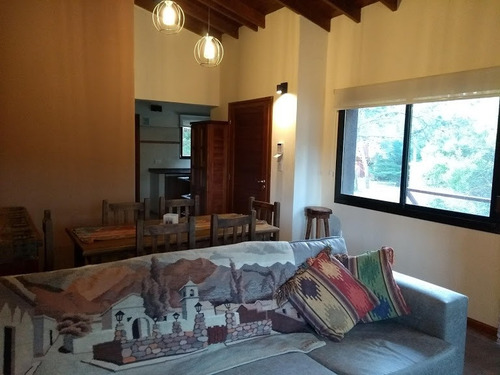 Imagen 6 de 14 de Moderna Casa Con Vistas Al Bosque De Mar Azul