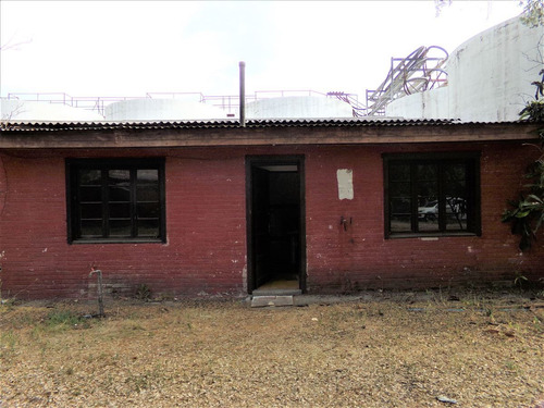 Bodega En Arriendo En Isla De Maipo Con 2 Oficinas Y Baño