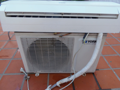 Aire Acondicionado Split York 2500 Frio Calor Blanco (Usado)