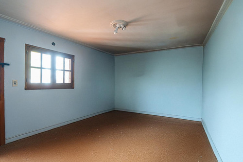 Venta - Casa De 3 Dormitorios Con Patio Seco Y Cochera. Parque, Rosario.