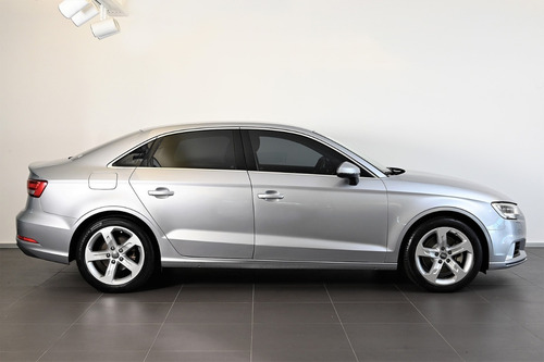 Audi A3 Sedán