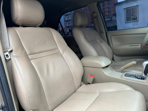 Toyota Fortuner Sr