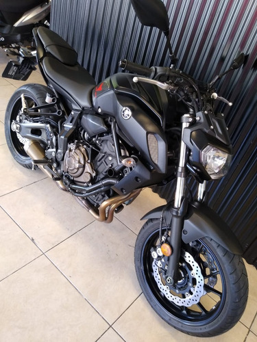 Yamaha Mt07 (no Kawasaki Z650 Honda Cb 500 F ) * Permuto *