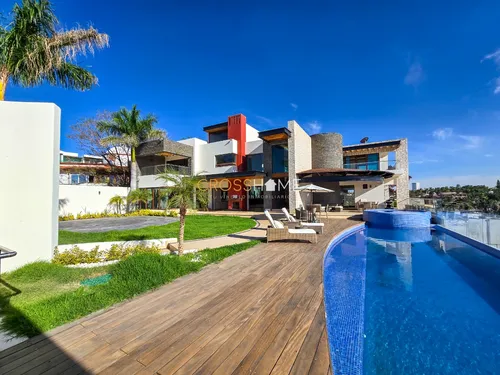 Venta De Casa, En Zona Privilegiada Juriquilla Qro.