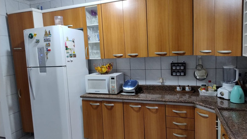 Casa Com 3 Quartos, 2 Banheiros, Salão De Festas Com Churrasqueira, Copa Cozinha, Sala Ampla E Edicula