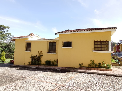 Imagen 3 de 30 de Vendo Belleza De Casa Ubicada En Esquina, 4 Dormitorios, Alta Plusvalia Y Seguridad