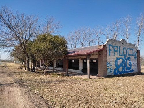 Local Chacras De La Villa, San Isidro Padre Luchesse