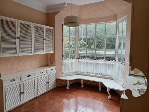 Magnifica Casa En Av Palmas, Lomas De Chapueltepec Con Uso De Suelo