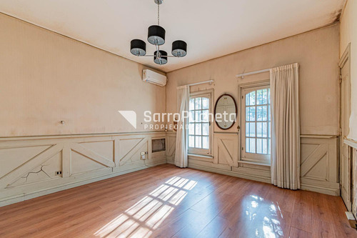 Venta Casa 5 Ambientes Con Garaje, Quincho Y Piscina En Haedo.
