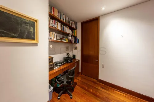 Apartamento En Venta En El Refugio-chapinero. Cod V2995