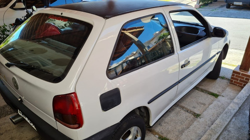 Imagem 10 de 14 de Volkswagem Gol 1.0 16v 2p 1998 Otimo Estado
