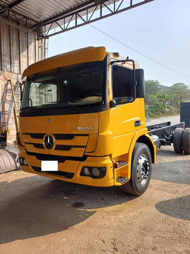 Mb Mercedes Atego 1419 Ce 4x2 Ano 2015 No Chassi