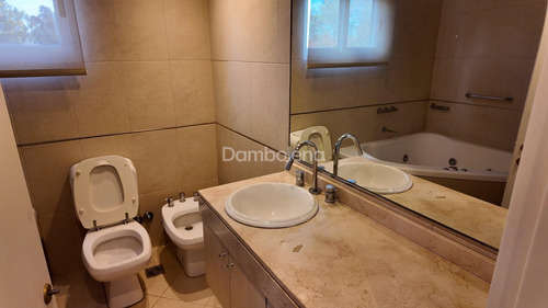 Casa En Venta En San Diego, Moreno
