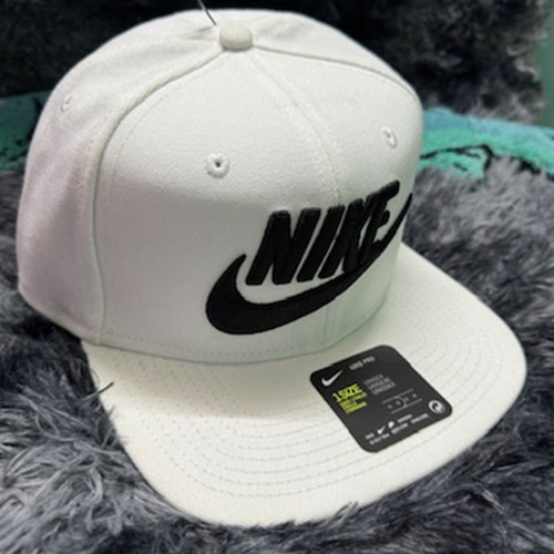 Gorra Snapback Nike Logo Bordado White Talla De Adulto