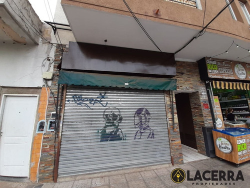Imagen 1 de 2 de Muy Lindo Local Sobre Calle Alvear