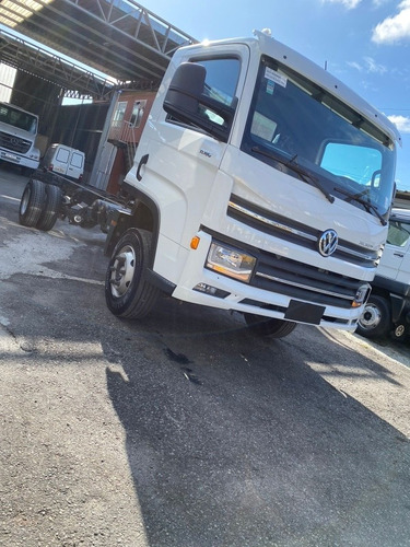 Imagem 3 de 15 de Vw 11.180 4x2 2022/2023 Okm