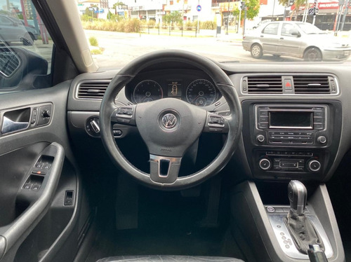 Imagen 8 de 12 de Volkswagen Vento 2011 2.0 T Fsi Sportline Dsg