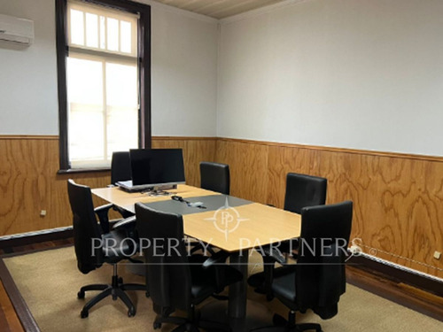 Propiedad Con Oficinas En Excelente Ubición Centra...