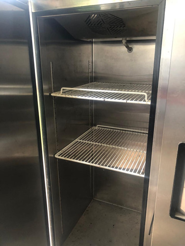 Refrigerador Con Congelador Industrial Marca Sobrino X Plateado