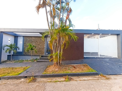 Angelica Acosta Vende Espectacular Casa De Una Nivel A Estrenar En Urbanizacion Trigal Sur