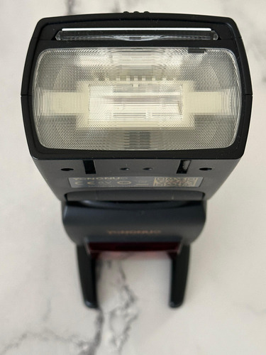 Yongnuo Flash Yn-685 Speedlite Para Nikon - Como Nuevo! Negro (Usado)