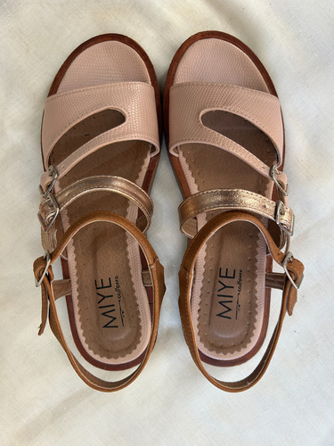 Sandalias Tricolor - Miye - Talle 39 (Usado)