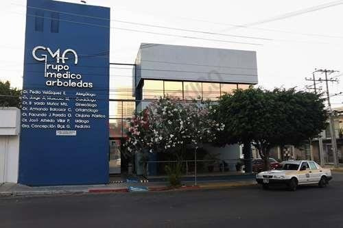 Imagen 1 de 18 de Consultorio Medico En Venta En Grupo Medico Arboledas, Sobre La 16 Poniente