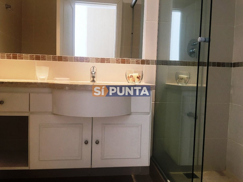 Imagen 19 de 27 de Penthouse En Playa Brava Frente Al Mar En Alquiler
