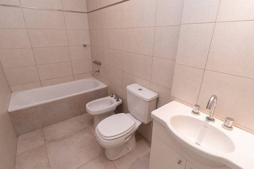 Imagen 15 de 30 de Muy Lindo Departamento De Tres Ambientes En Venta En Condominio Aguaribay, Pilar!!