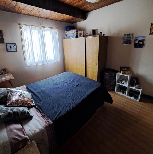 Casa En Venta - 6 Dormitorios 2 Baños - Cocheras - 200mts2 - Neuquen