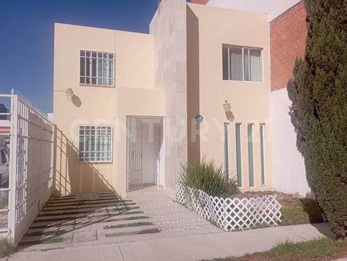 Casa En Venta En Fracc. Cofradía, Soledad, Slp.