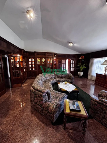 Casa En Venta En El Pinar Sur 5 Dormitorios 5 Baños !!