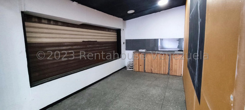 Local Comercial En Venta En Las Mercedes Cabudare Consta De 3 Locales En Uno Con Maravillosa Distribución, Área De Cocina, Oficina Y Un Baño Gabriela C.