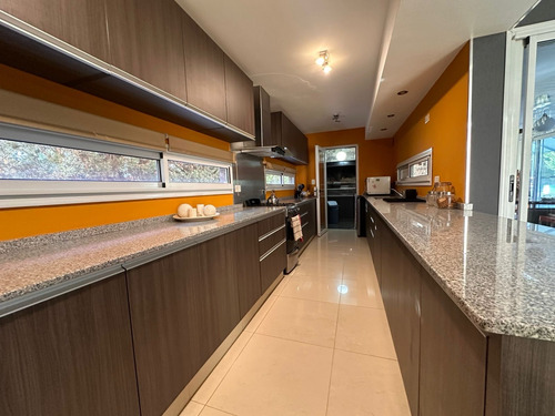 Casa En Venta 5 Dormitorios En Barrio Privado Aguadas - Funes