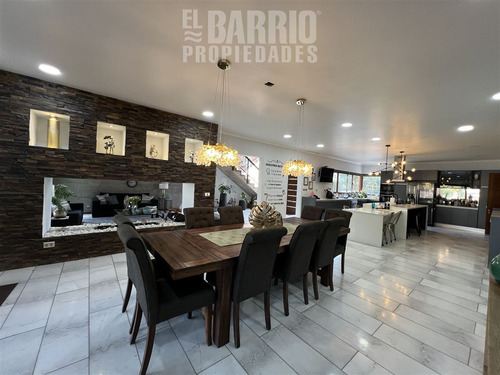 Casa En Venta De 4 Dorm. En Colina