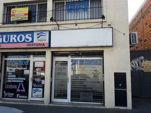 Venta Dos Locales C/oficina + Amplio Terreno, Av San Martín 4447, Caseros