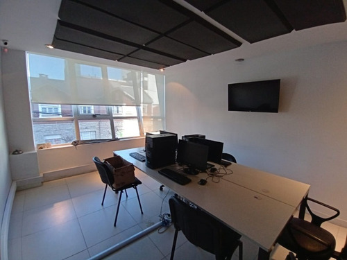 Imagen 5 de 11 de Piso De Oficinas Con Cochera. Zona Aldrey